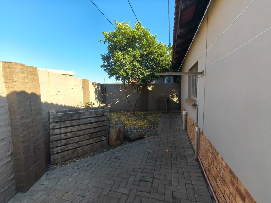 3 Bedroom Property for Sale in Waterkloof East North West